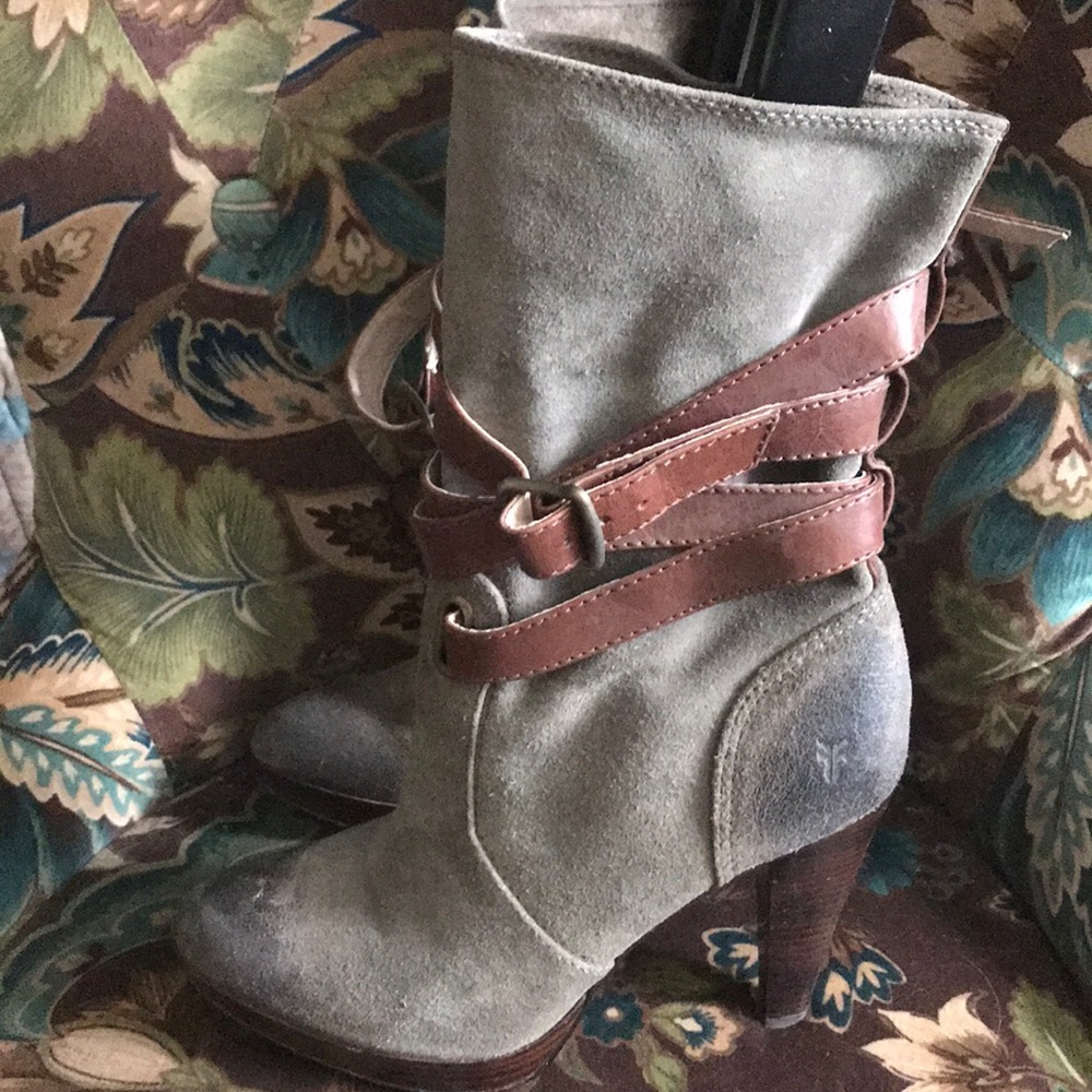 Frye suede boots taupe sz 8